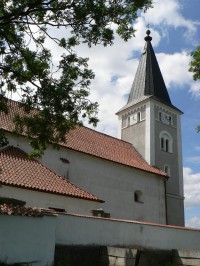 Hradešice, severní strana s věží