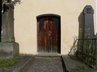 Černíč, vchod do kaple