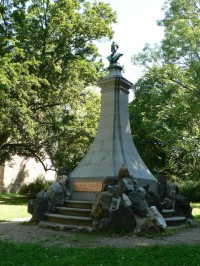 Klatovy, socha geologa Krejčího