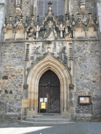 Klatovy, vchod do kostela Narození P. Marie