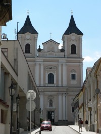 Průčelí kostela sv. Vavřince v Klatovech