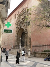 Málaga, portál na budově u katedrály