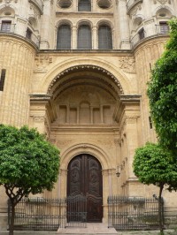 Málaga, jeden ze vchodů do katedrály