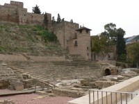 Pevnost Alcazaba a pozůstatky římského amfiteátru