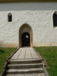 Kostel Všech svatých, hlavní vchod