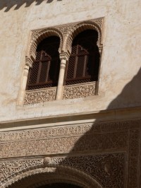 Alhambra, okna paláce