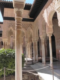Alhambra, sloupoví
