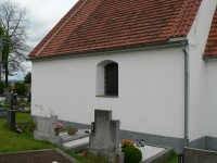 Severní stěna kostela