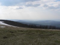 Velká Javořina, svah pod vysílačem, pohled na Moravu