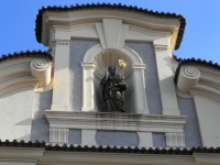 Šťáhlavy, socha sv. Vojtěcha na průčelí kostela