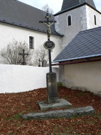 Nicov, kříž u vchodu na hřbitov