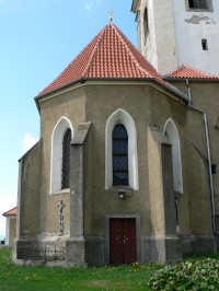 Týnec, presbytář kostela