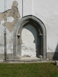 Předslav, gotický portál kostela