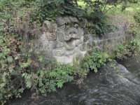 Liběchov, kamenná tvář nad říčkou