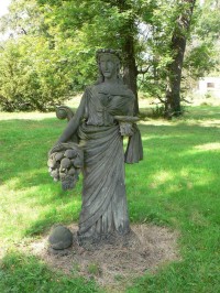 Liběchov, socha Podzim od V. Levého