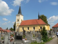 Kostel sv. Martina ve Střelských Hošticích.