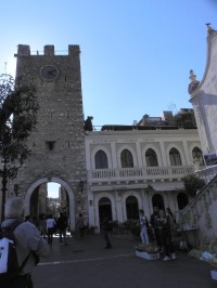 Taormina, věž s hodinami