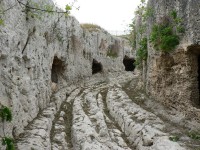 Neapolis, stará cesta nad divadlem