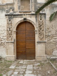 Syrakusy, vchod do basiliky San Giovanni