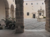 Syrakusy, nádvoří kláštera kapucínů