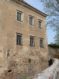 Sádek, hradní budova na jižní straně