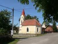 Pole, novogotická kaple