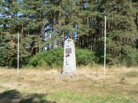 Pole, pomník k osvobození obce