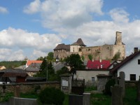 Městečko a hrad Lipnice nad Sázavou.