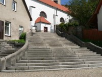 Lipnice nad Sázavou, schodiště ke kostelu