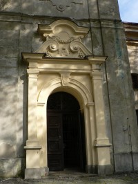 Vchod do kostela sv. Kateřiny