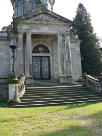 Vchod do Klingerova mausolea