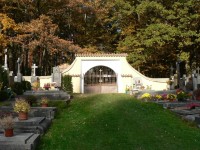 Lomec, hřbitovní brána