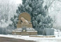 Vrbice - obnovený pomník obětem 1. sv. války se lvem