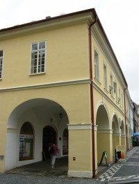 Jičín - Valdštejnovo náměstí, bývalá radnice