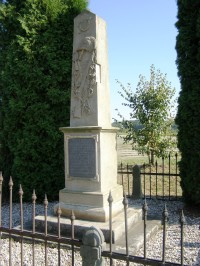 Hořiněves - pomníky bitvy r. 1866