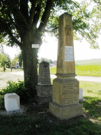 Rozběřice - pomníky bitvy r. 1866 u Šrámova kříže