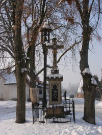 Třebeš - kříž se zvoničkou
