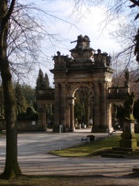 Gothard - hřbitovní portál