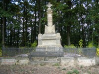 Les Svíb - Alej mrtvých, pomník rakouského polního pluku č. 51 