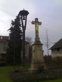 Jílovice - zvonička a pomník ukřižování