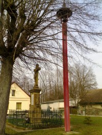 Libníkovice - pomník ukřižování se zvoničkou