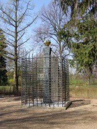 Arboretum Růžový palouček - pomník Českých bratří