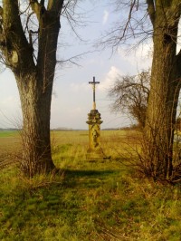 Třebechovice p/Orebem - pomník u křižování ve směru na Jeníkovice