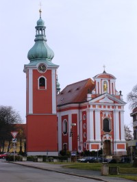 Červený Kostelec - kostel sv. Jakuba Většího se zvonicí