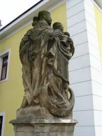 Hlušice - zdvojené sochy sv. Panny Marie a sv. Barbory 