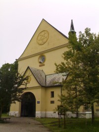 Rovensko pod Troskami - kostel