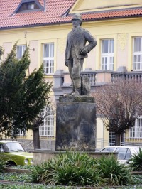 Holice v Čechách - socha Dr. Emila Holuba