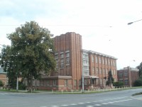 Hradec Králové - Gočárova bývalá Koželužská škola