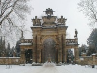 Gothard - pomník portál nového hřbitova