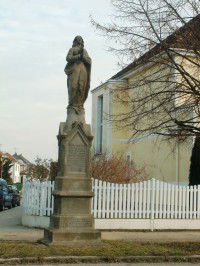 Nový Bydžov - pomník se sochou sv. Panny Marie